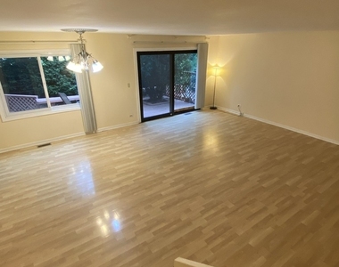 330 E Forest Knoll Drive - Photo Thumbnail 3
