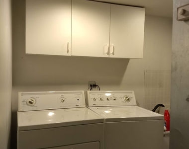 330 E Forest Knoll Drive - Photo Thumbnail 9