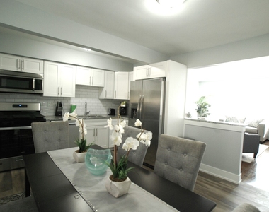 2246 S 17th Avenue - Photo Thumbnail 1