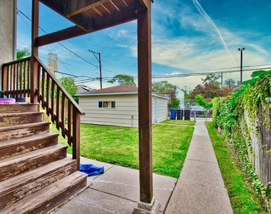 6609 N Artesian Avenue - Photo Thumbnail 2