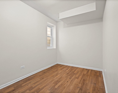 2710 W Fletcher Street - Photo Thumbnail 10