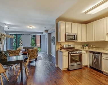 343 W Old Town Court - Photo Thumbnail 4