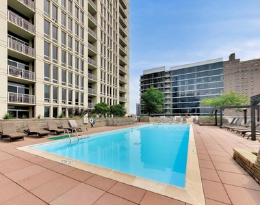 1400 S Michigan Avenue - Photo Thumbnail 21
