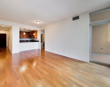 1400 S Michigan Avenue - Photo Thumbnail 7