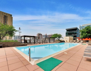 1400 S Michigan Avenue - Photo Thumbnail 23