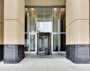 1400 S Michigan Avenue - Photo Thumbnail 1