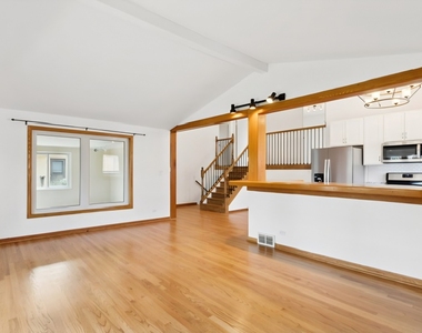 403 E Lake Avenue - Photo Thumbnail 6