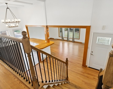 403 E Lake Avenue - Photo Thumbnail 5