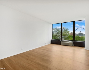 505 N Lake Shore Drive - Photo Thumbnail 4