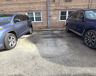 3201 W Berwyn Avenue - Photo Thumbnail 9