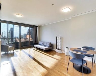 200 N Jefferson Street - Photo Thumbnail 2
