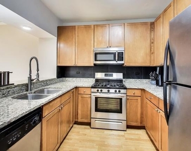 200 N Jefferson Street - Photo Thumbnail 4