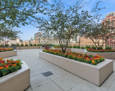 200 N Jefferson Street - Photo Thumbnail 12