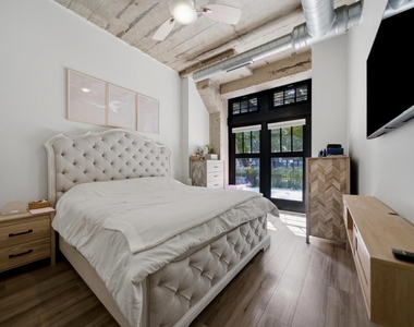 1000 W 15th Street - Photo Thumbnail 11