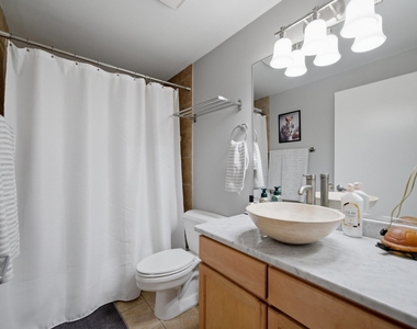 1000 W 15th Street - Photo Thumbnail 15