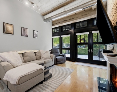 1000 W 15th Street - Photo Thumbnail 6