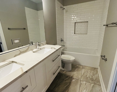 1730 W Nelson Street - Photo Thumbnail 15