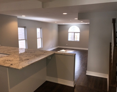 1730 W Nelson Street - Photo Thumbnail 5