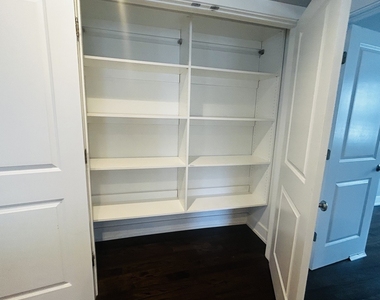 1730 W Nelson Street - Photo Thumbnail 6