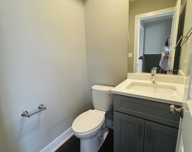 1730 W Nelson Street - Photo Thumbnail 11