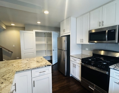 1730 W Nelson Street - Photo Thumbnail 2