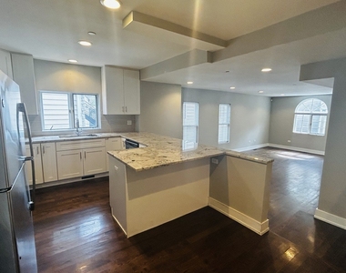 1730 W Nelson Street - Photo Thumbnail 1