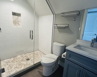 1730 W Nelson Street - Photo Thumbnail 9