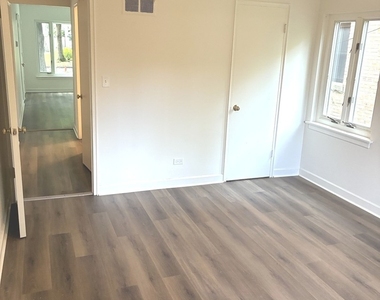 2317 Brown Avenue - Photo Thumbnail 5