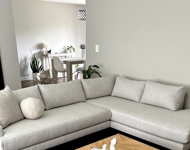 51 Parklane Drive - Photo Thumbnail 5