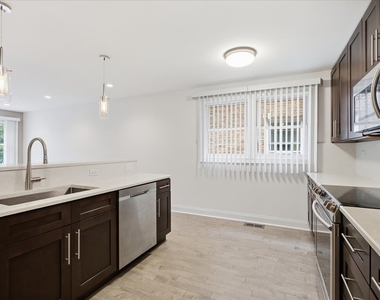 2553 W Summerdale Avenue - Photo Thumbnail 2