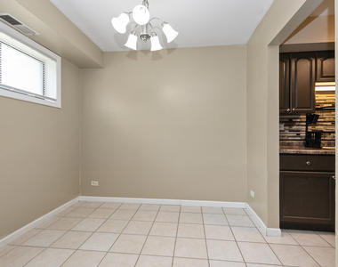 2210 Country Club Drive - Photo Thumbnail 4