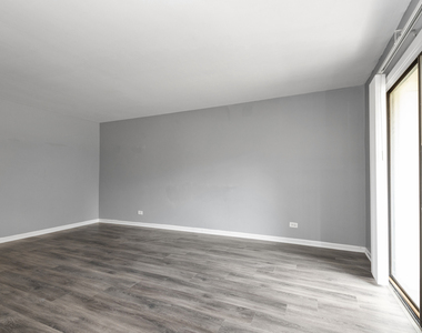 2210 Country Club Drive - Photo Thumbnail 7