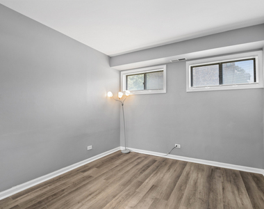 2210 Country Club Drive - Photo Thumbnail 9
