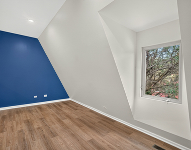 4322 S Berkeley Avenue - Photo Thumbnail 16