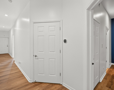 4322 S Berkeley Avenue - Photo Thumbnail 8
