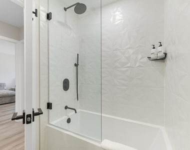 7109 N Western Avenue - Photo Thumbnail 15