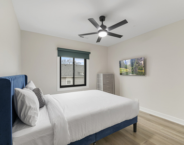 7109 N Western Avenue - Photo Thumbnail 16
