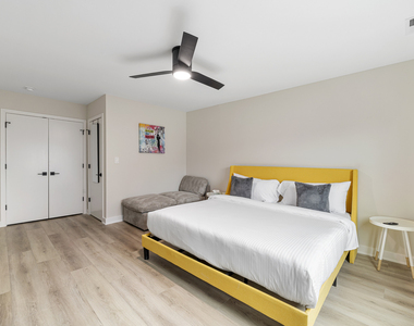 7109 N Western Avenue - Photo Thumbnail 13