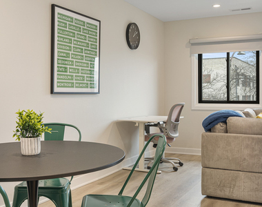 7109 N Western Avenue - Photo Thumbnail 7