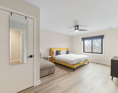 7109 N Western Avenue - Photo Thumbnail 12