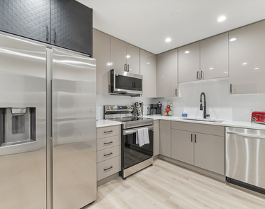 7109 N Western Avenue - Photo Thumbnail 10