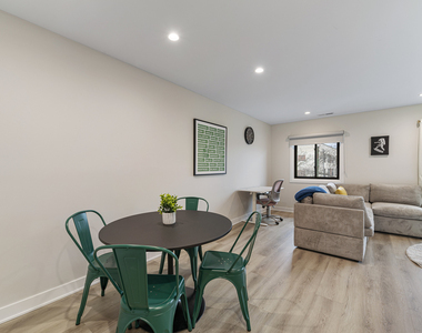 7109 N Western Avenue - Photo Thumbnail 6