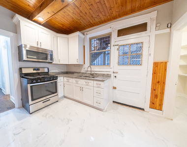 6846 S Paxton Avenue - Photo Thumbnail 13