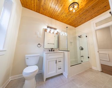 6846 S Paxton Avenue - Photo Thumbnail 5