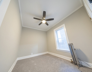 6846 S Paxton Avenue - Photo Thumbnail 10