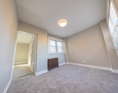 6846 S Paxton Avenue - Photo Thumbnail 6