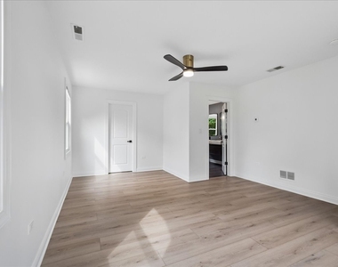 2272 Asbury Road - Photo Thumbnail 21