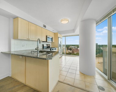 1720 Maple Avenue - Photo Thumbnail 2