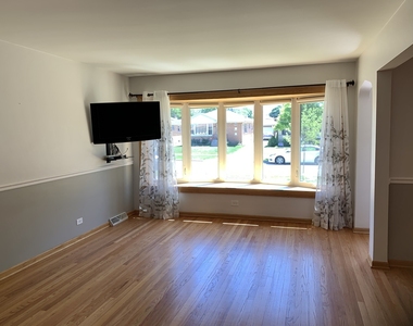 4420 N Opal Avenue - Photo Thumbnail 2