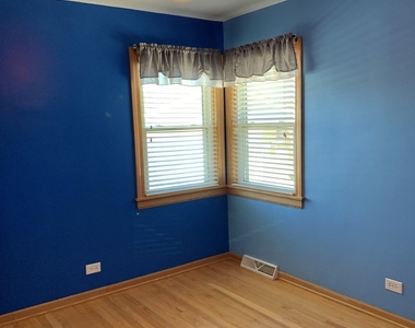 4420 N Opal Avenue - Photo Thumbnail 8